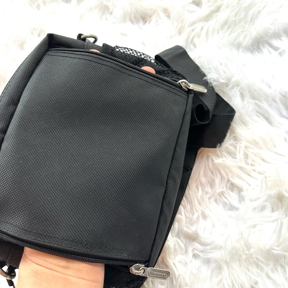 Pokemon Vintage Gameboy Game Carrying Case
Nintendo Authentic W/ Crossbody Strap - Picture 10 of 14